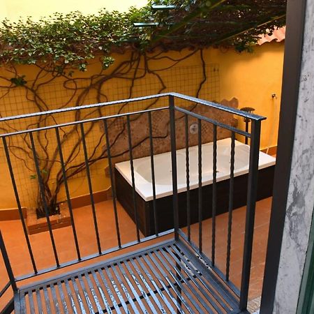 Ripa Garden Room And Suite Salernes Extérieur photo