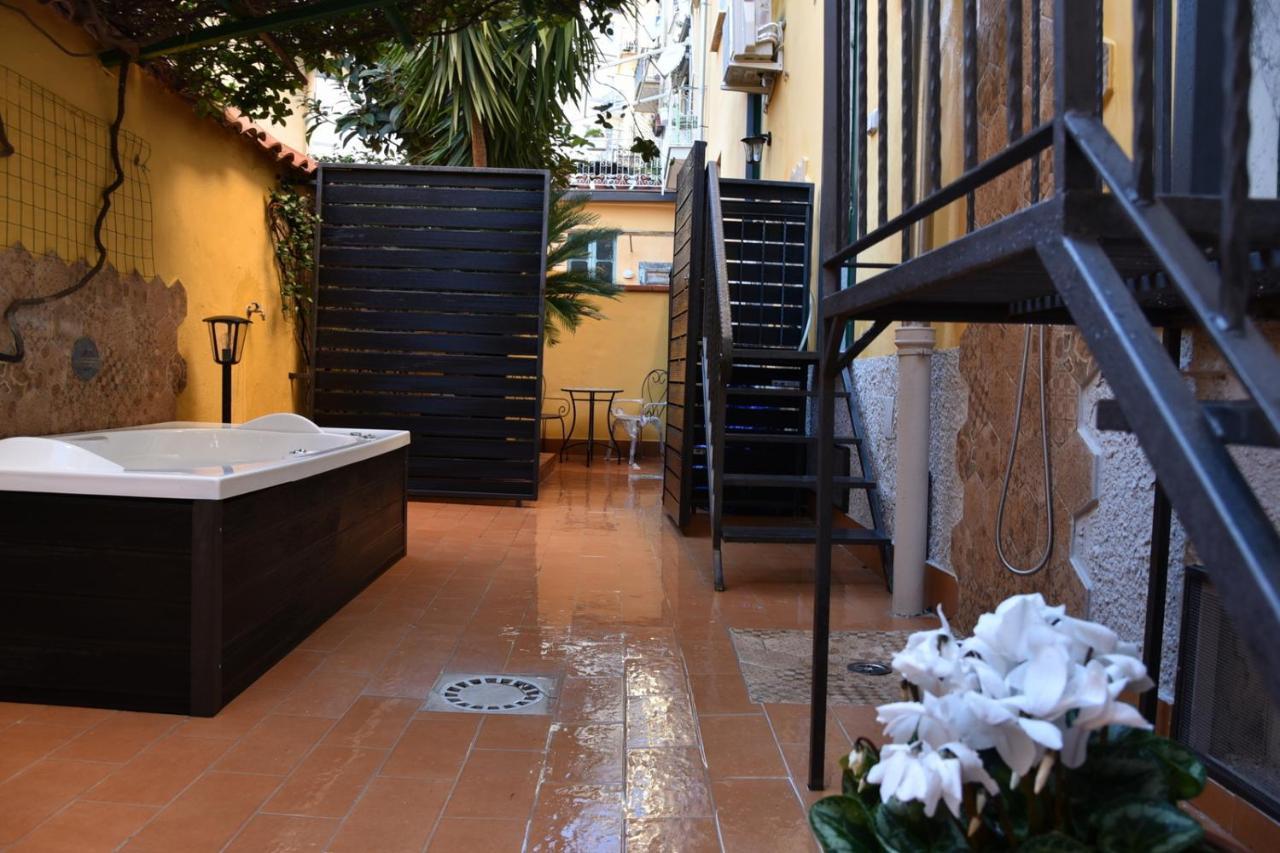 Ripa Garden Room And Suite Salernes Extérieur photo